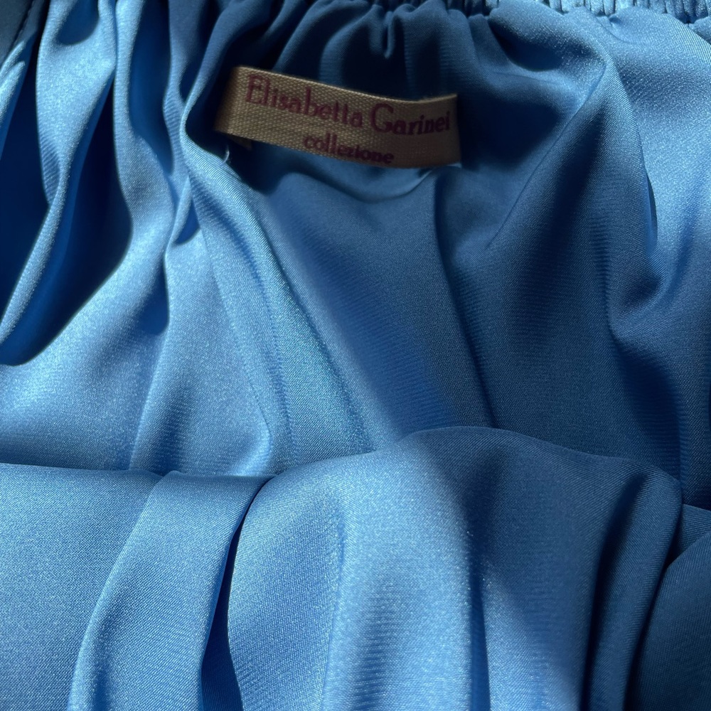 Beautiful blue silk top NEW